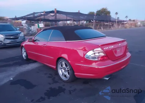 2009 Mercedes-Benz Clk 550 z USA, uszkodzony, nr VIN WDBTK72F69T104262